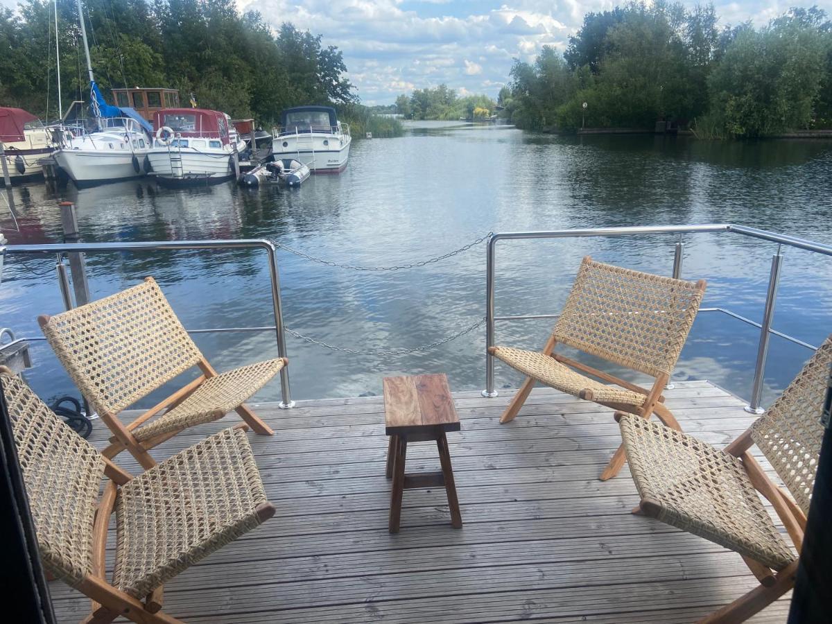 La Mare Houseboat Hotel Nederhorst den Berg Bagian luar foto